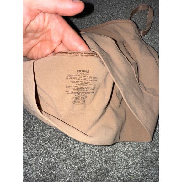 Skims seamless bra size 3XL - Picture 3 of 3